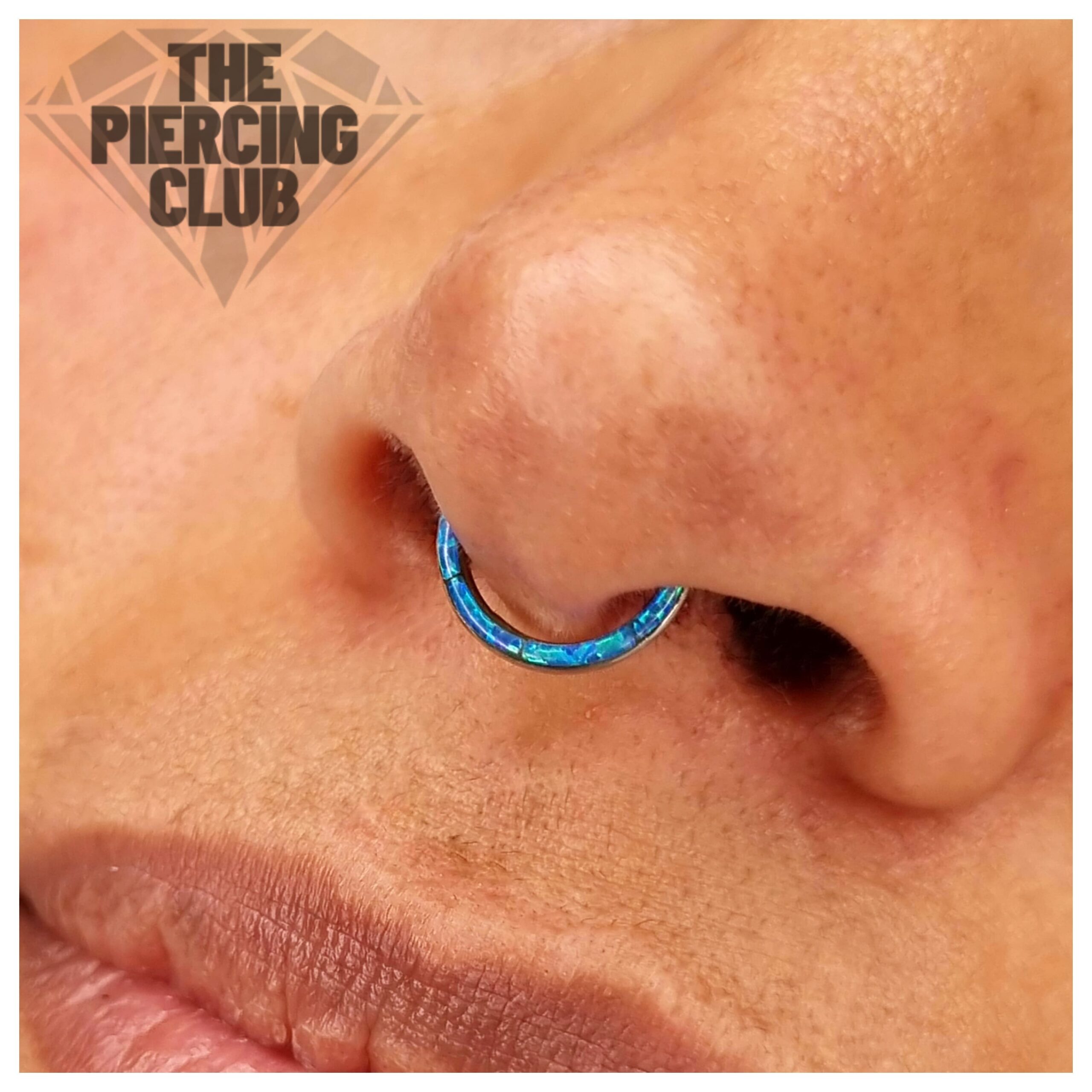 Septum Piercing
CLICKER ÓPALO