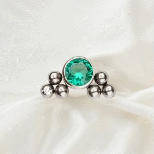 Joya sixball con cristal verde esmeralda deluxe / Helix piercing, titanio grado implante