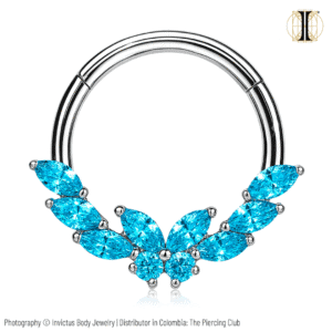 Aro, Argolla mariposa con cristal Aguamarina deluxe / Titanio grado implante / INVICTUS